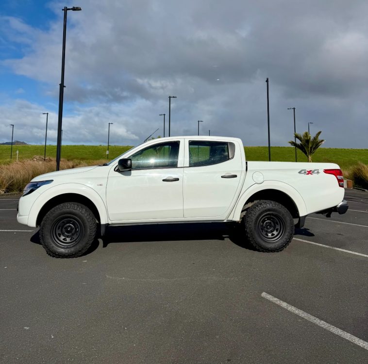 2018 Mitsubishi Triton DC GLX 4WD 5AT 2.4D – photo 3