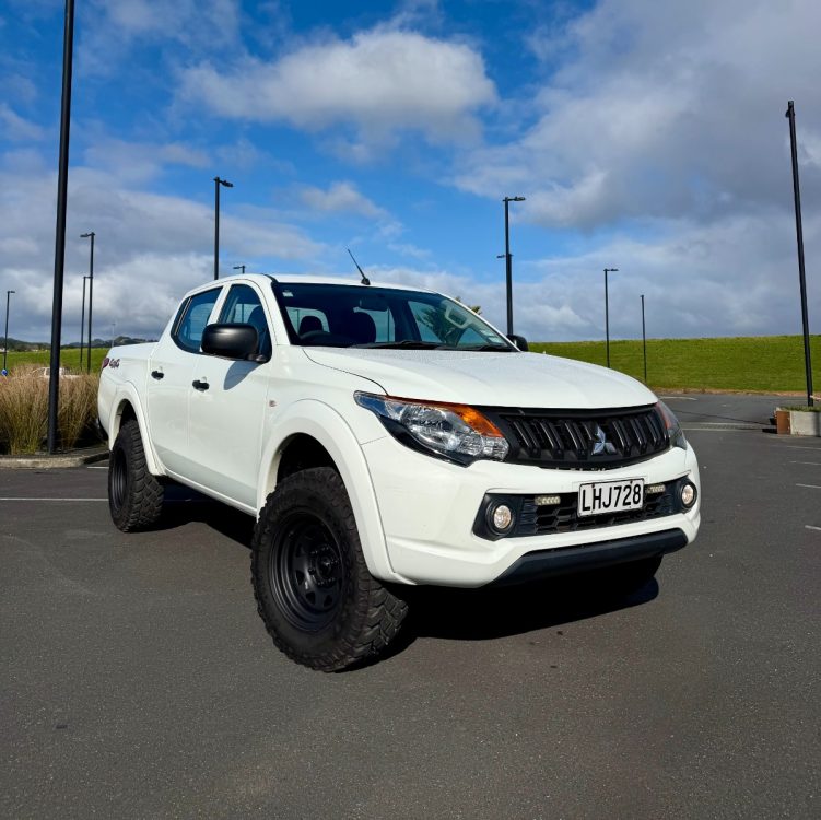 2018 Mitsubishi Triton DC GLX 4WD 5AT 2.4D – photo 1