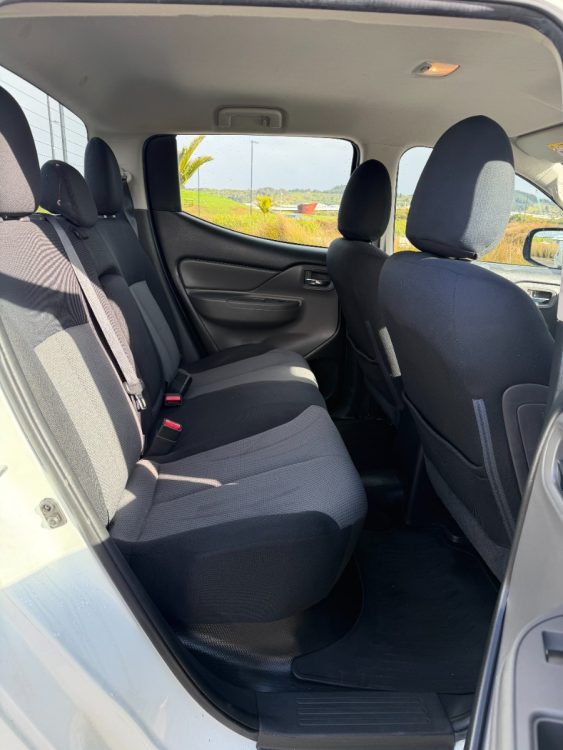 2018 Mitsubishi Triton DC GLX 4WD 5AT 2.4D – photo 9
