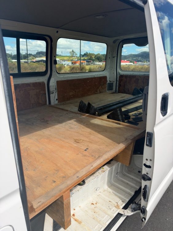 2010 Toyota Hiace – photo 9