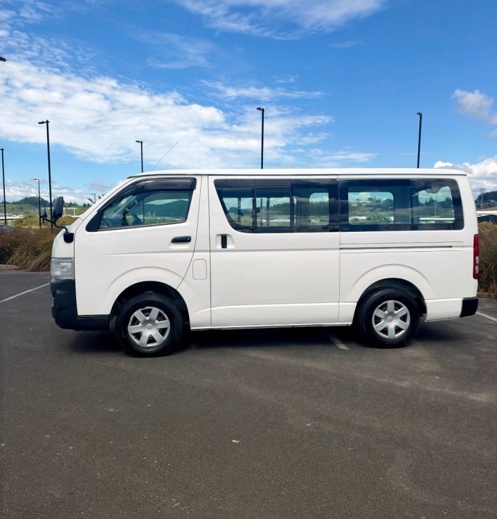 2010 Toyota Hiace – photo 5